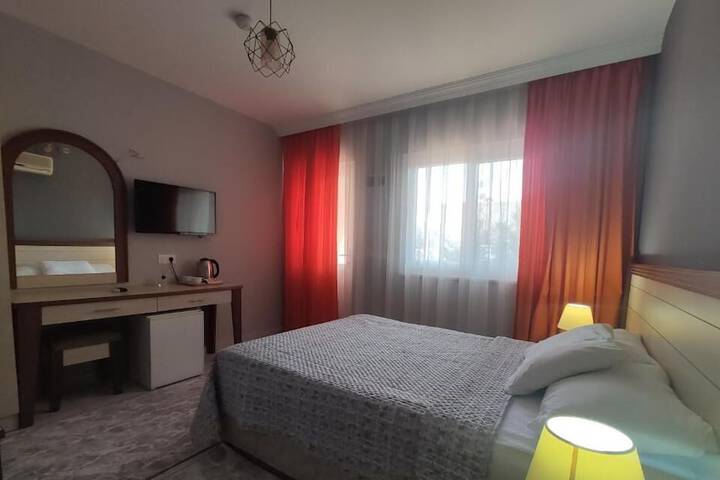 Room 10 of 33