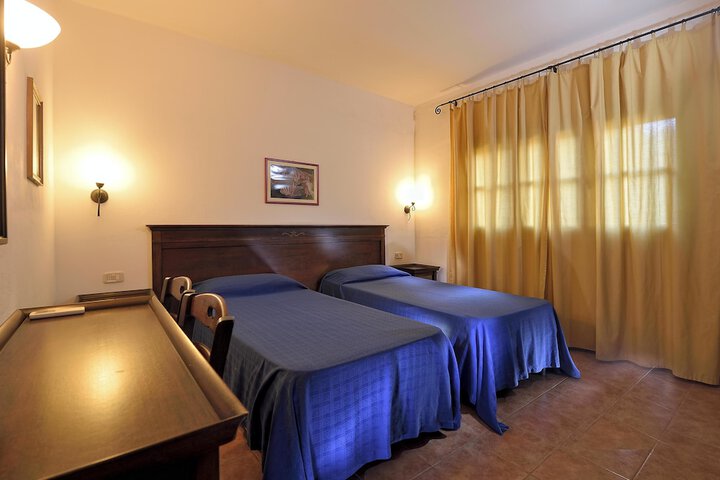 Room 5 of 29