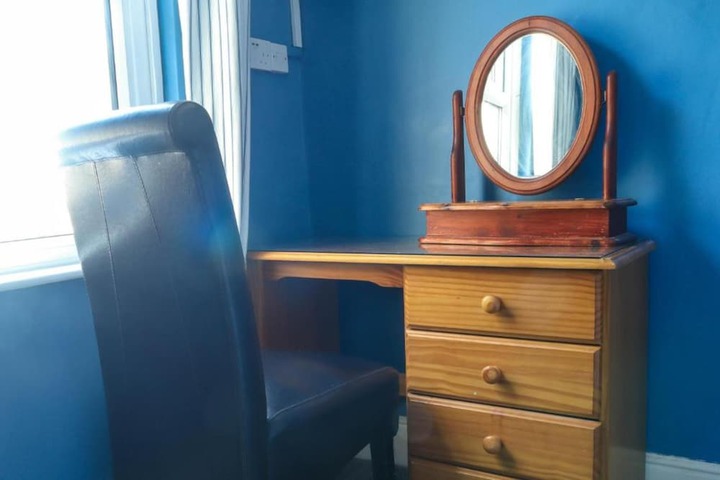 Room 46 of 100