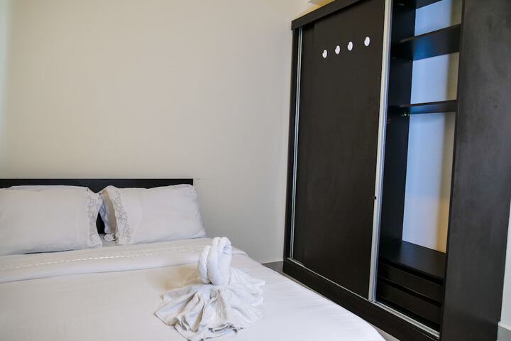Room 4 of 30