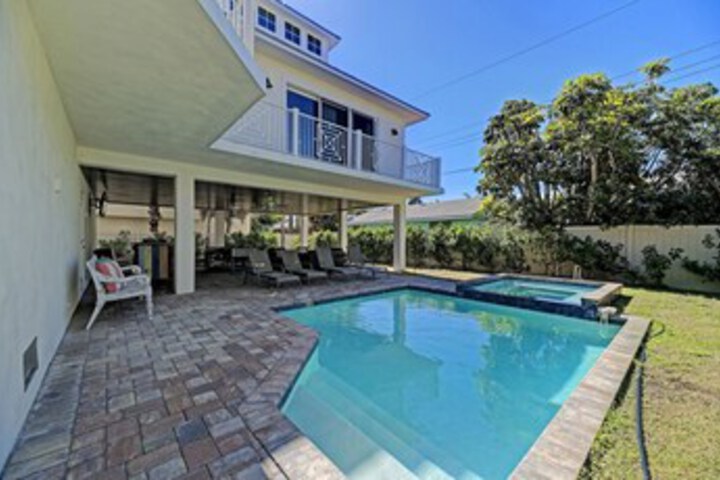 Pool 14 of 25
