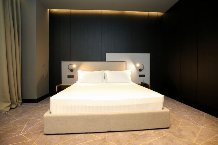 Room 6 of 29
