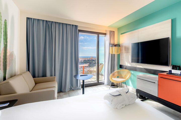 Room 9 of 181