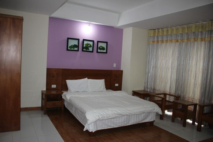 Room 9 of 25