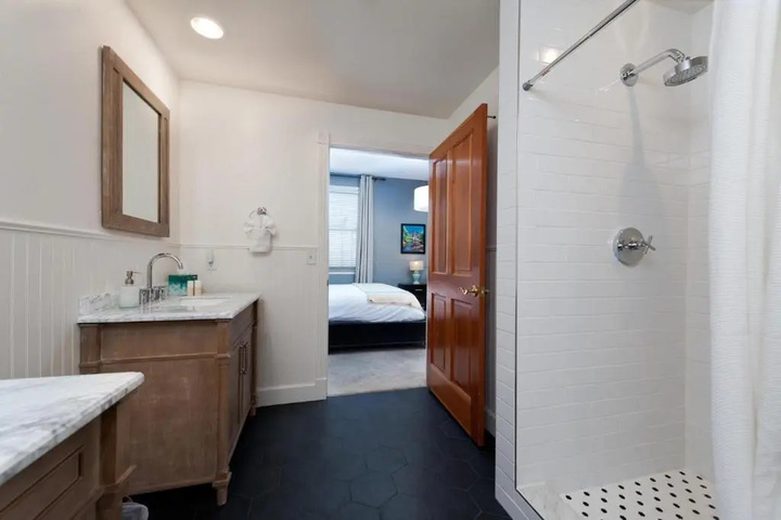 Room 2 of 19