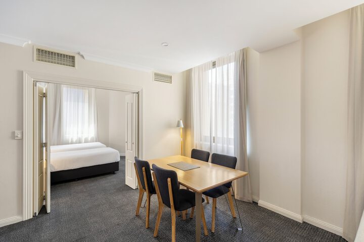 Room 19 of 39
