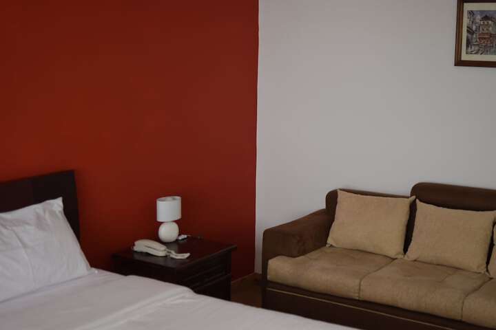 Room 31 of 77