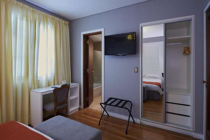 Room 4 of 15