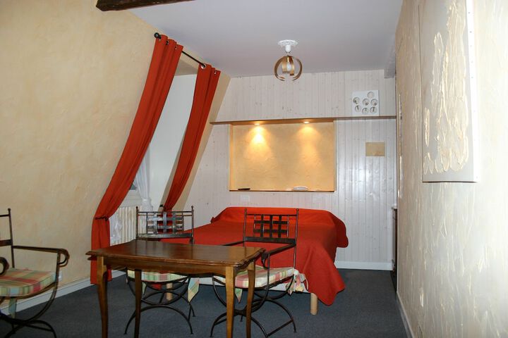 Room 7 of 118
