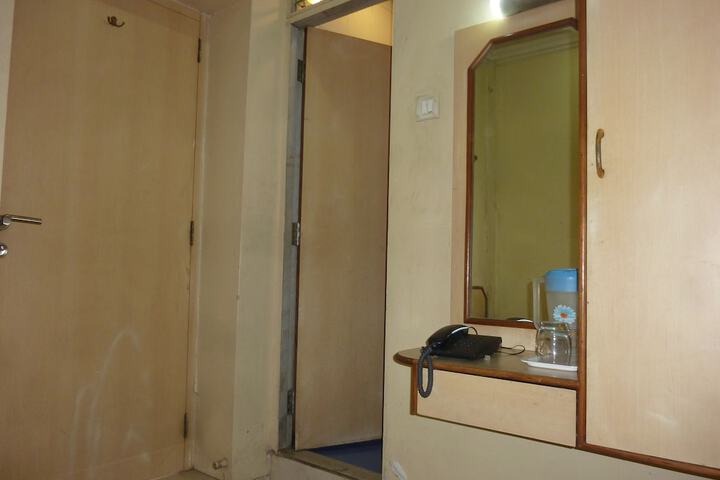 Room 7 of 38
