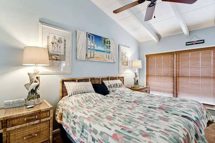 Room 2 of 22