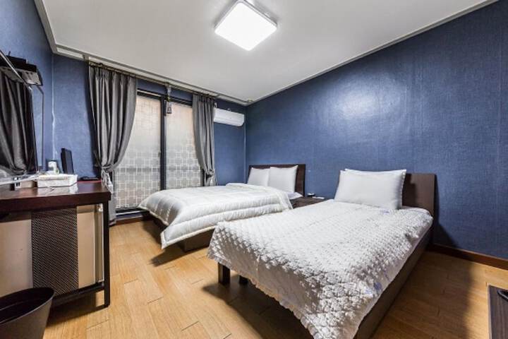 Room 19 of 52