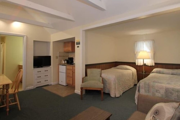 Room 8 of 17