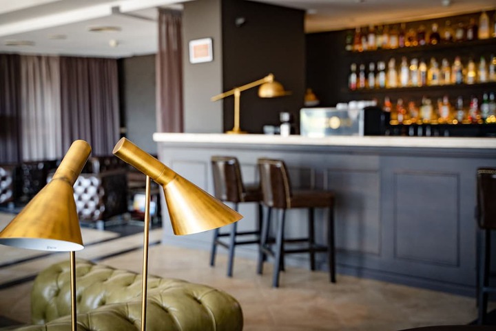 Lounge 78 of 119