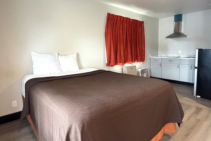 Room 10 of 26