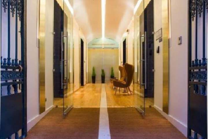Entrance & Lobby