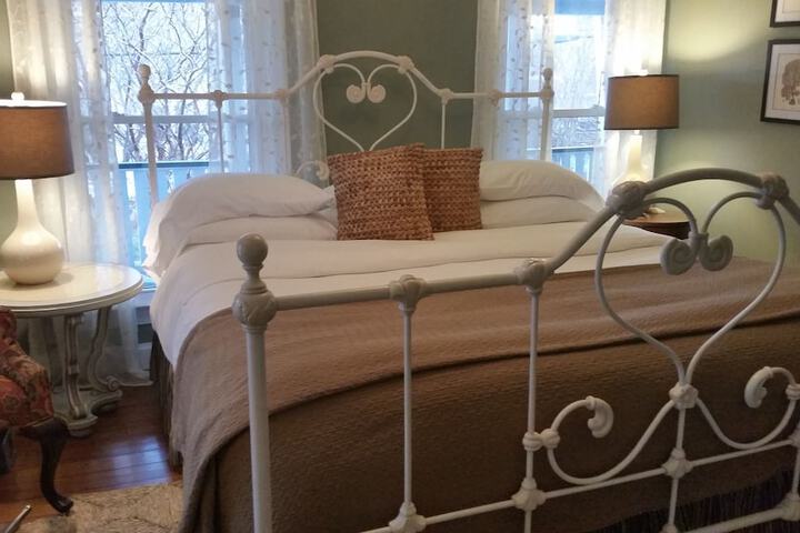 Room 8 of 41