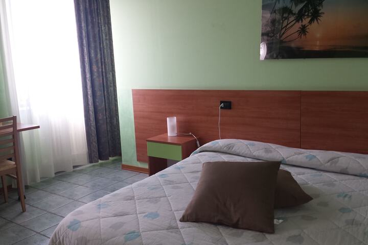 Room 6 of 34