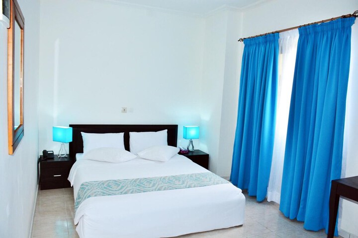 Room 12 of 39