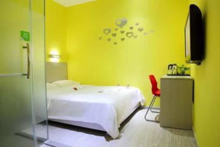 Room 7 of 38