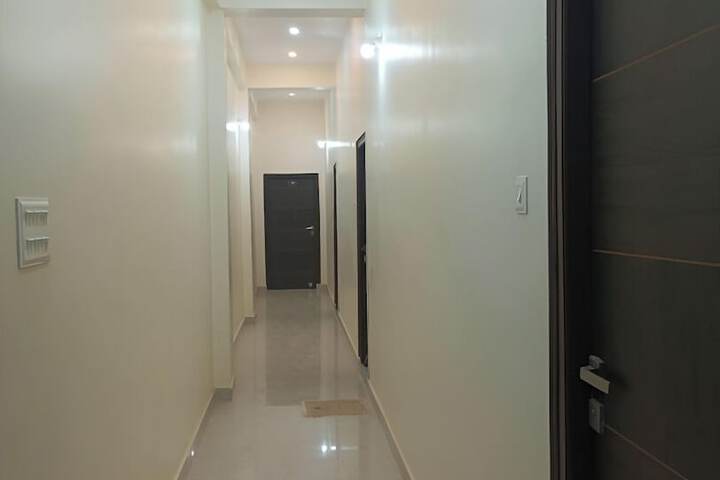Ballroom/Hall 16 of 19