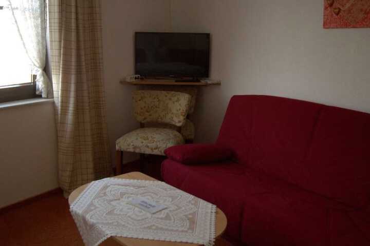 Room 4 of 4