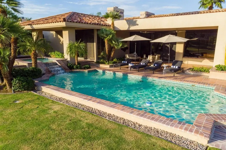Pool 12 of 20