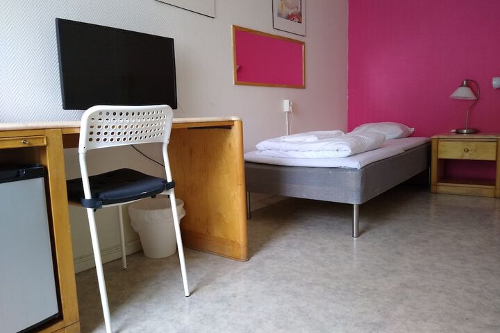 Room 6 of 24