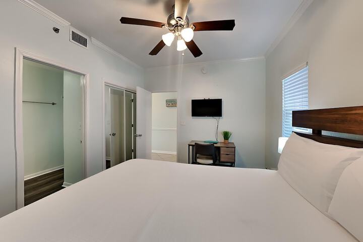 Room 3 of 27