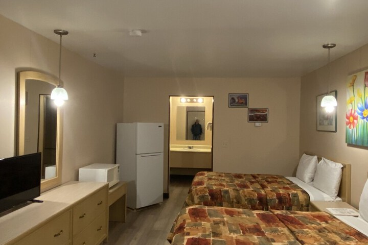 Room 27 of 133
