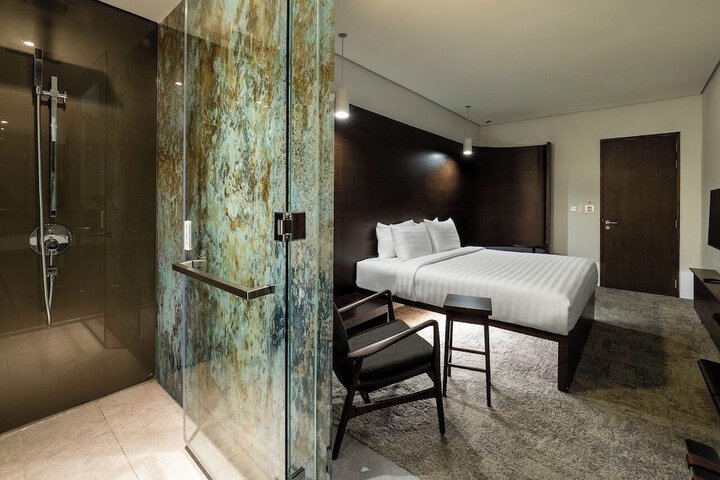 Room 11 of 53