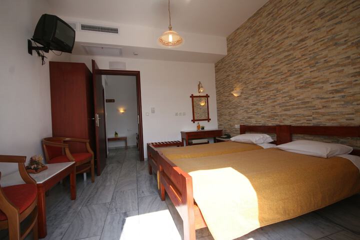 Room 14 of 68