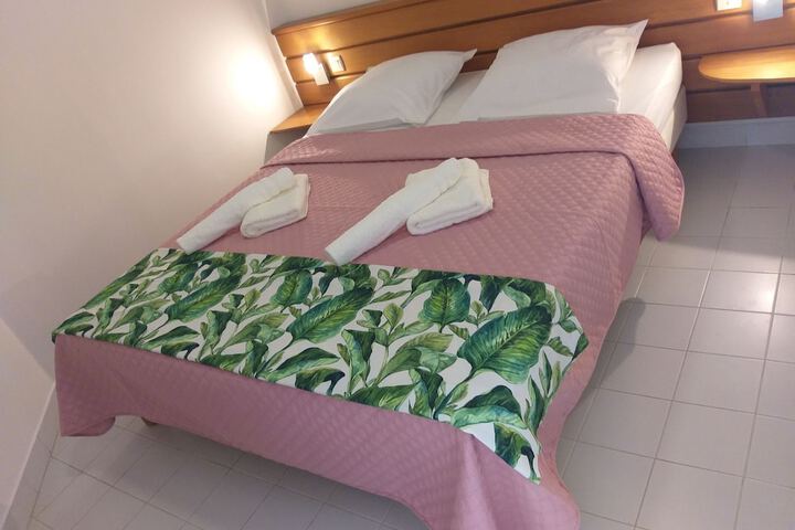 Room 15 of 113