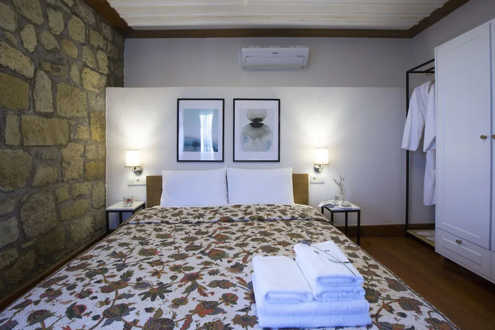 Room 4 of 22