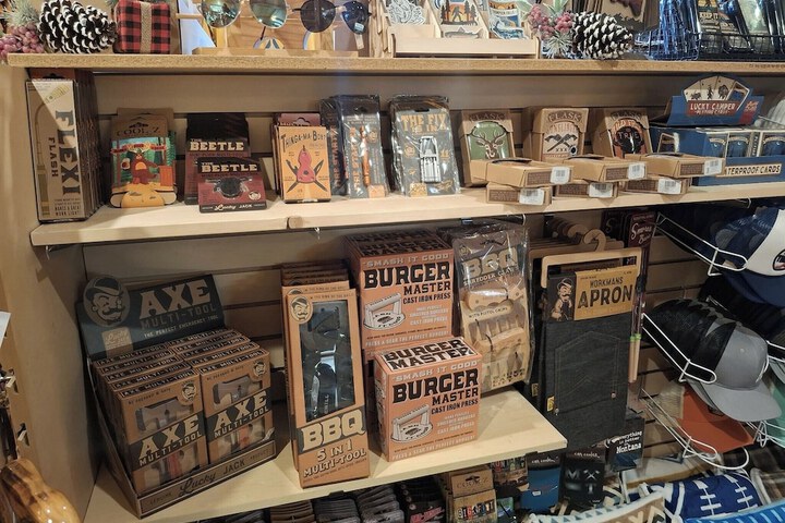 Gift Shop 101 of 140