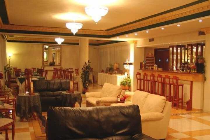 Hotel Interior 4 of 38
