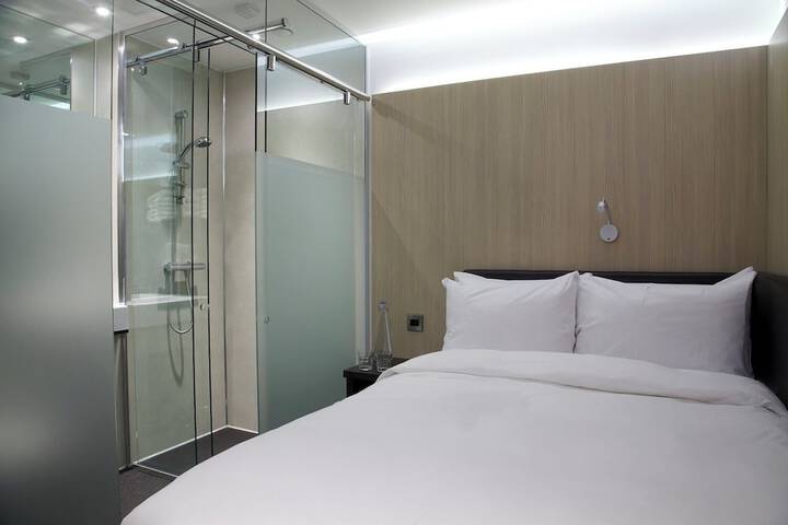 Room 5 of 37