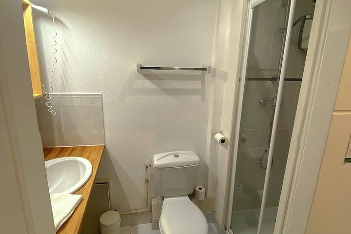 Room 30 of 53
