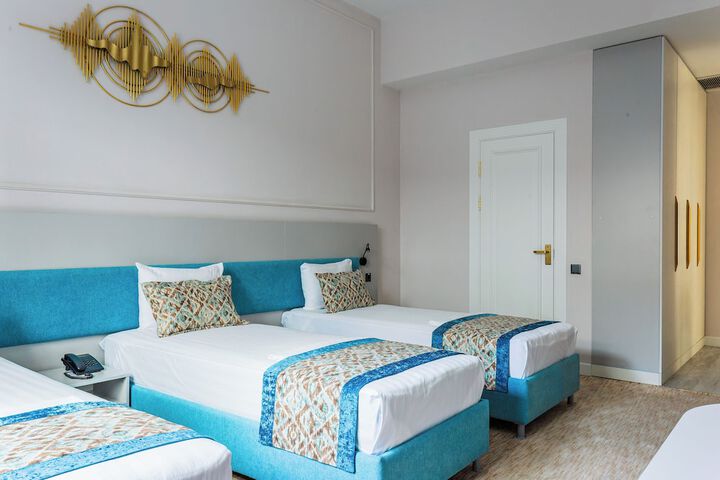 Room 10 of 26