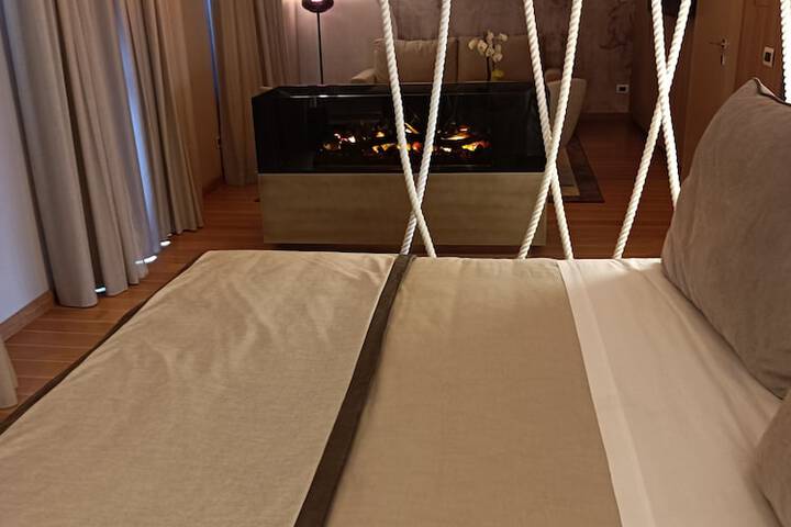 Room 6 of 34
