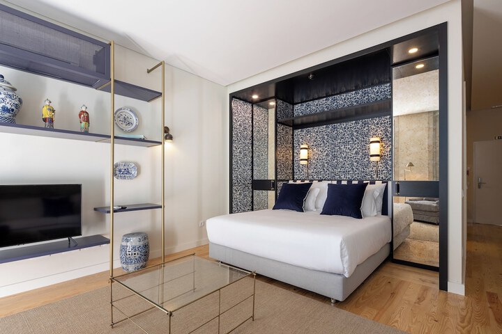 Room 43 of 140