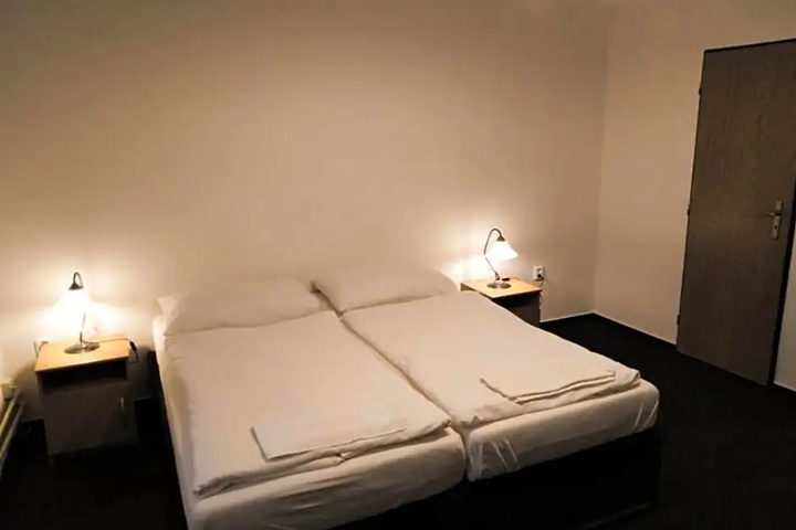 Room 3 of 15