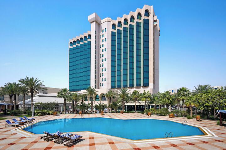 Hotel Pool