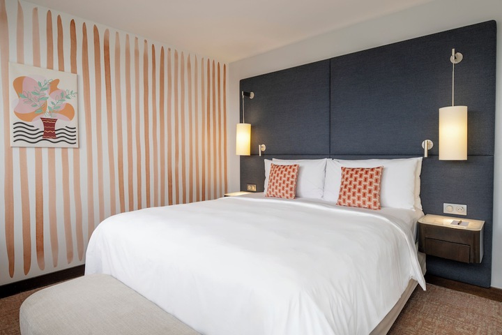 Room 47 of 155