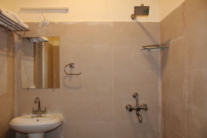 Room 40 of 67