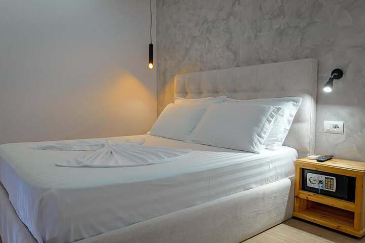 Room 73 of 141