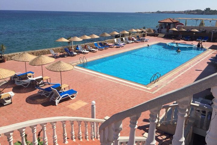 Hotel Pool