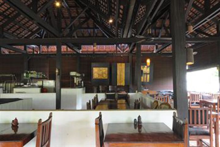 Dining 16 of 66