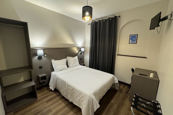 Room 2 of 7