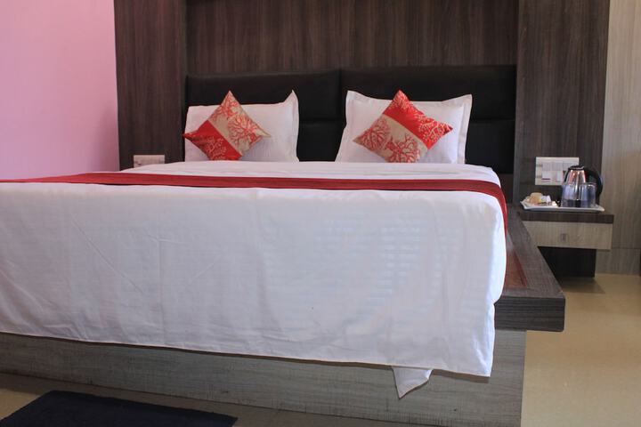 Room 2 of 8